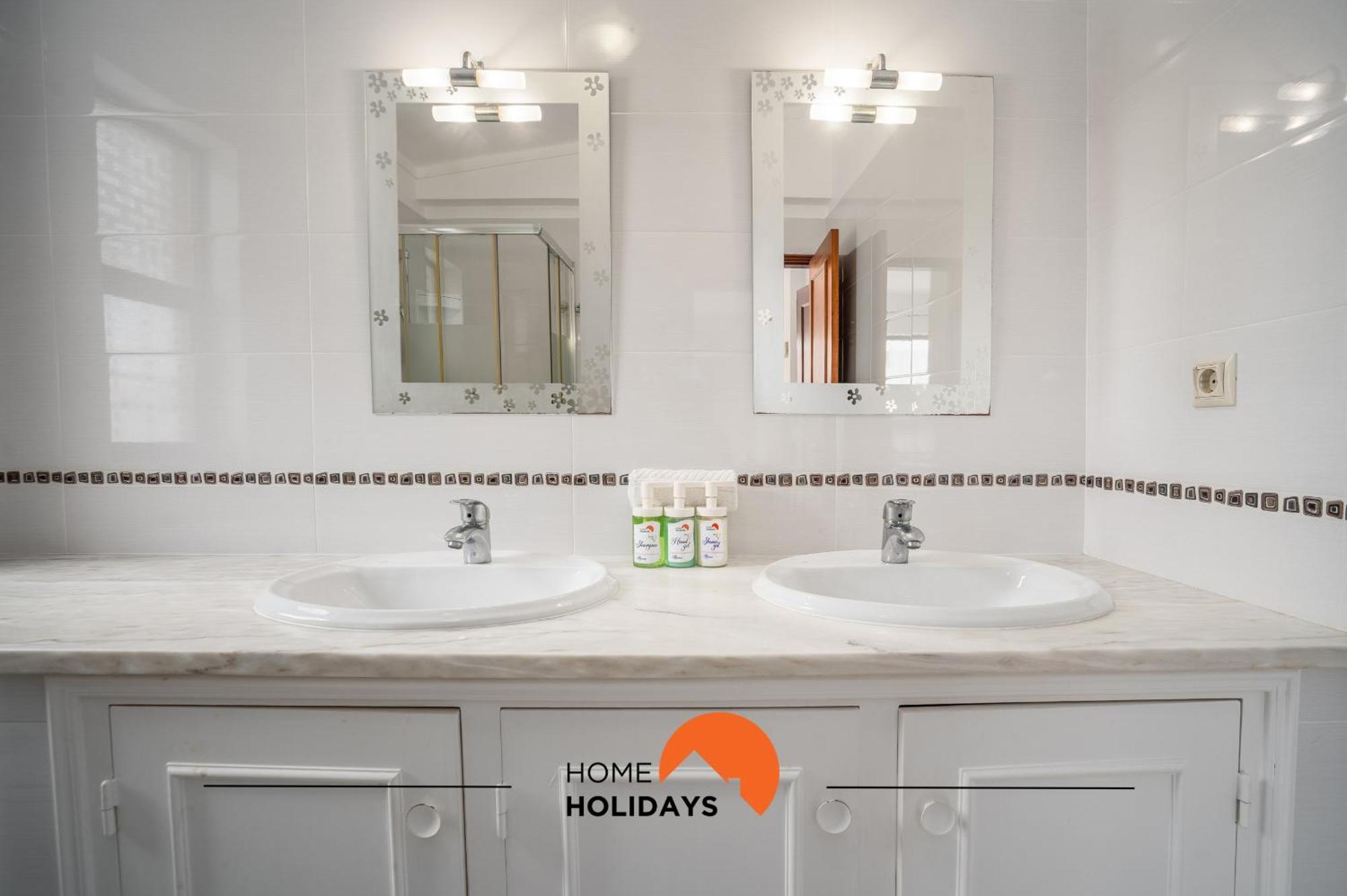 #207 Haja Saude By Holidays Villa *