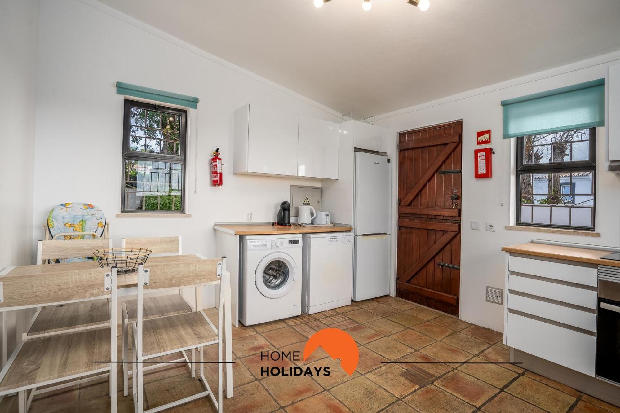 #207 Haja Saude By Holidays Villa *